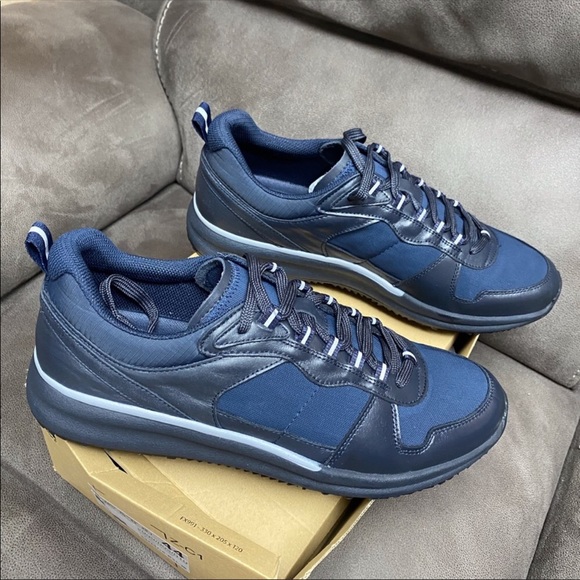 Zara Men Sneaker - Picture 3 of 5